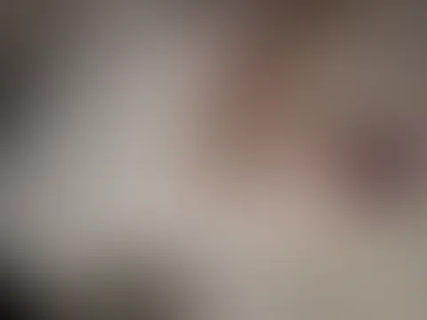 Nochmals geil gefingert 💦 Hörst du es? Haha. Tief mit den Fingern in meine enge junge M****i rein und dann abgeleckt 😋
