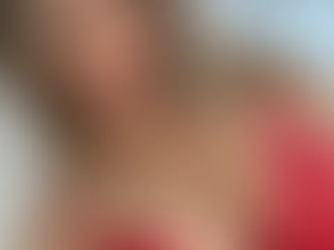 Do you like me in red?