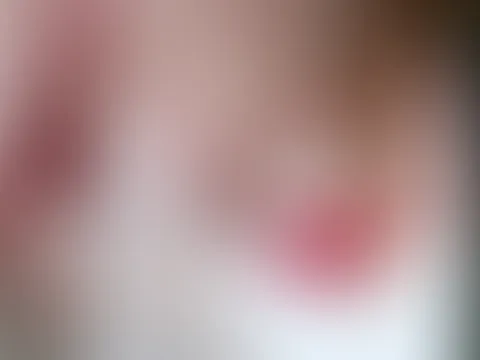 Hilfst du mir aus meinen Klamotten? 😏❤️