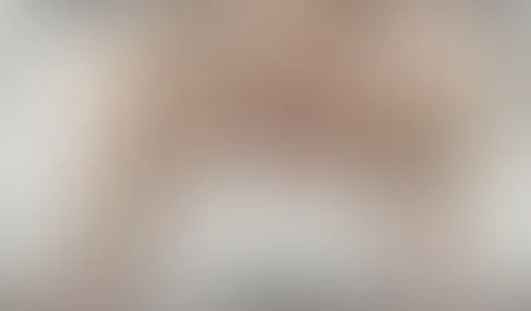 Wir machen es uns während wir so übereinander sitzen, dass unsere P***ys schön übereinander liegen und du mit deinem S*****z schön zwischen unseren P***ys hin und her wechseln könntest 🥵🍆💦