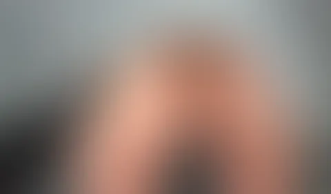 Gefällt es dir wie ich meinen A***h für dich twerken lasse? 😈