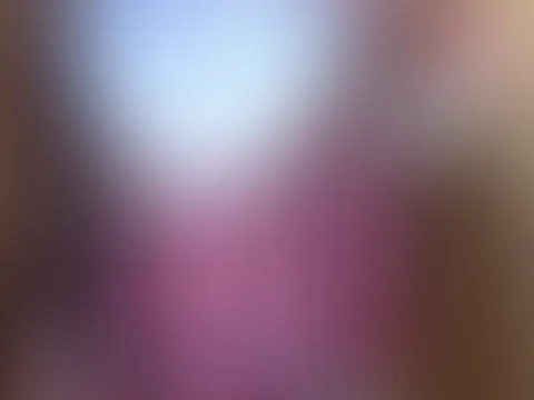 Lila-Dildo-Session im Schulmädchen-Outfit 😈