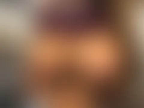 Ganz allein im Fahrstuhl ... und ich konnte einfach nicht anders ... ich musste mir einfach meine großen Titten auspacken ... 🫦🔥 Schaut euch an ... wie meine 80 DD hier fast den ganzen Platz einnehm