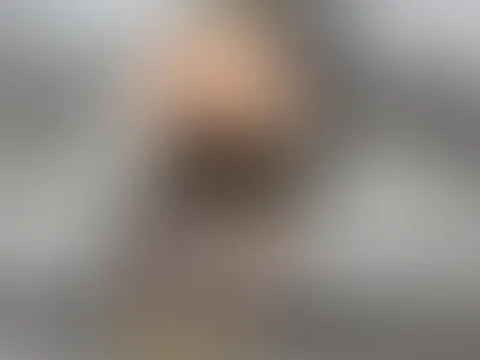 Deine versaute Partymaus MiMi ist heute wieder unterwegs … Wie gefällt dir mein Outfit? 😏 Sprichst du mich an und dann…? 😈