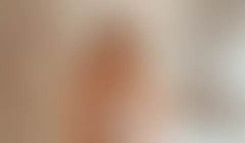 Dicker Dildof**k mit anschließendem C*****t ins Gesicht und auf die Brille