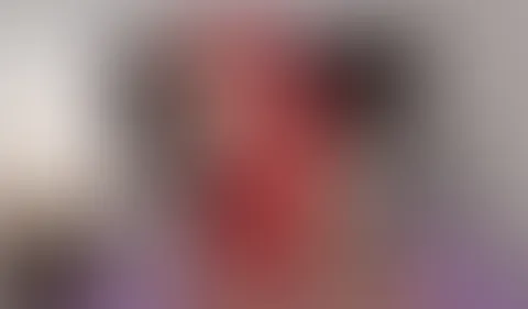 Geile wetlook bitch brauch es hart mit riesen dildo