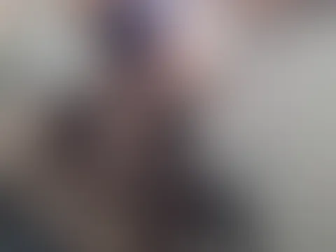 Mega Straps Outfit mit und ohne Höschen ,freie Boobs und mit Gesicht