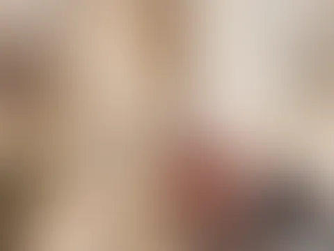 Okay das Teil an sich ist nicht gerade sexy, aber das was darunter ist dafür um so mehr 😝 Ich trage es momentan so gern, zum einkaufen usw.. Wie würde es dir denn gehen wenn du mich damit auf der Str