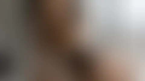 Schon arschhoch und warte nur noch darauf dass jemand seinen dicken S*****z reinschiebt 🤪