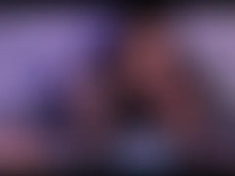 Kitty VS Europe Wand Vibrator