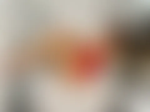 Ich spreize meine Beine weit für dich!