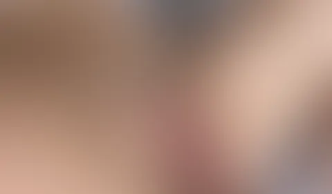 Haarige P***y zum squirten gebracht