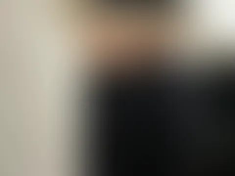 Guten Morgen 😘 mein absolutes Lieblingsoutfit für einen entspannten Start in den Tag. Leggings, Croppullover und dieses herrliche Gefühl von Freiheit… kein BH - man kann es vielleicht auch schon erah