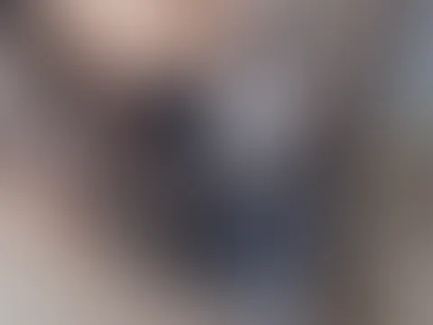 Lässt du dich von meinen Füßen runterholen, hmm?... 😋