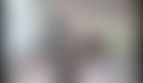 Oh Mann! Ich habe es probiert. Endlich hab ich mich getraut und mal probiert, ob ich so geil werden kann, dass ich sogar squirte. Und wow, war das mal geil…
