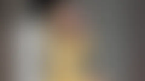 Denkst du ich trage etwas unter dem Kleid? 😝