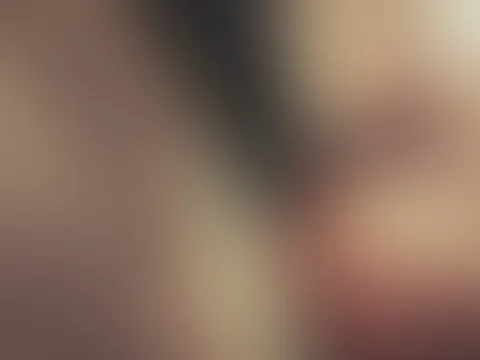 Schau dir mein privates Video an, wo ich auf einmal sooo horny bin, und innerhalb paar Minuten dein Gesicht extrem nass achen werde 💦🔥🍆