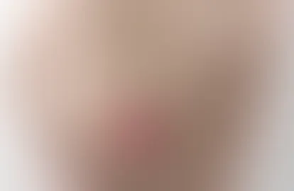 „Ich habe heute eine ganz besondere Überraschung unter meinem Kostüm … willst du sie dir verdienen? 🎃😏