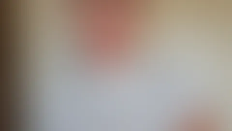Can you see the nipples?