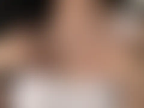 Habe ganz vergessen euch meine neuen Nägel zu zeigen💅🏻 so würden meine Hände um einen S*****z noch besser aussehen💅🏻🍆🤭