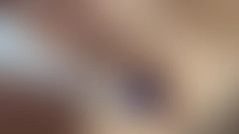 Weiße Spitze, nasse Gedanken. Würdest du sie mir vom Körper reißen?