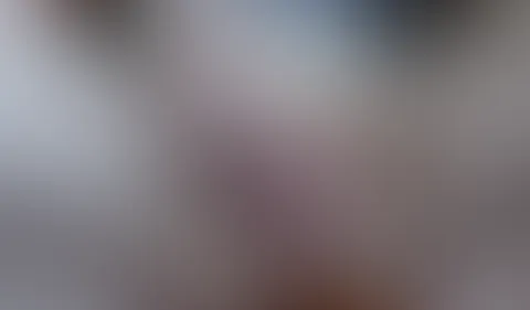 Present my Lips! Mein Kumpel und ich zeigen dir meine Mega großen Schamlippen! Mein Kumpel und ich zeigen dir meine riesigen Schamlippen! Er zieht sie schön lang und fingert meine geile P***y und das