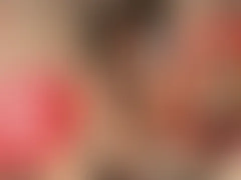 Sklavensau voll in die Fresse gep**st! Danach sind meine Füße dran!