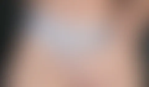 Befriedigt mit Spekulum in der F***e