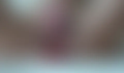 Geil masturbieren und am ende extrem große S****t