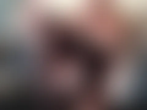 Na du, wird dir bei diesen Anblick anderes ❓Wenn ja, dann komm rein und ziehe mir den Slip zur Seite oder zieh ihn gleich aus 😉💦