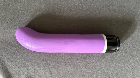 Orgasm with my long vibrator😈