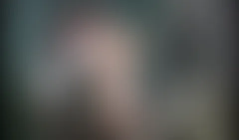 Ich liebe Rollenspiele. Heute schlüpfe ich in die Rolle von Dr. Daisy und untersuche meine Patientin Anna ganz genau. Sie ist nämlich nicht so unschuldig, wie sie aussieht…