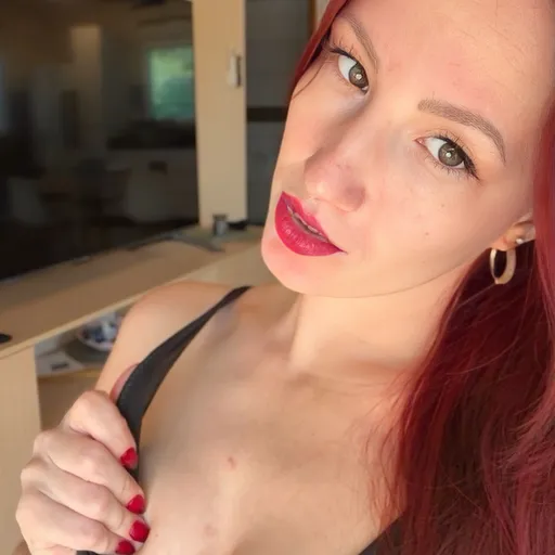 Miss-Red