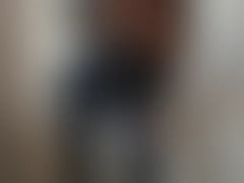 Wer ist heute mein braver Junge? 😈💕 Sei sehr brav — kriegst Belohnung. Sei perfekt — ich entscheide, wie ich dich verwöhne 👅 Schreib ins DM „ICH BIN DEIN BRAVER JUNGE“ — und beweis, dass du heute m