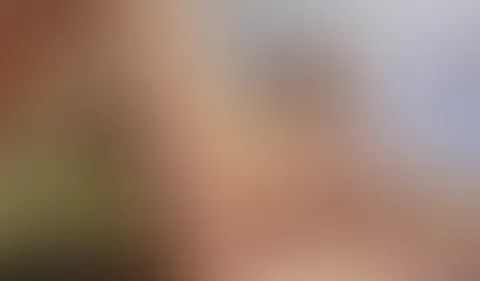 Morning ihr Bienchen! Heute gibt's frischen Nektar ;P Heizung kaputt! Da muss Frau sich anders warm halten! Mit Dildo und Domi bearbeitet und drei mal abgespritzt! Geiler Morgen:D