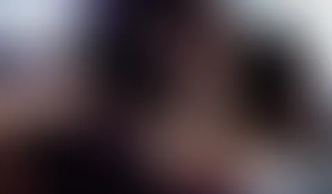 AnjaAmelia erwischt Stiefbruder beim w*****n!
