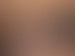 Im knappen schwarzen Minirock liege ich auf dem Boden 😈 Wenn ich mich jetzt umdrehen würde , könntest du sehen das ich kein Höschen trage 😏😉 I'm lying on the floor in a tight black miniskirt 😈 If
