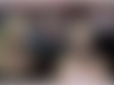 Teen gegen Milf wer bekommt mehr S****a