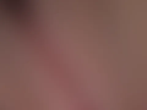 Schau dir an, wie perfekt nass und geil am schmatzen meine P***y ist 😈💦🐱
