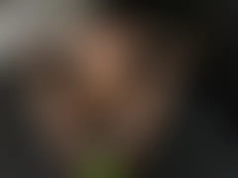 Dein Schwänzchen zwischen meinen Füßchen