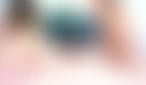 Dreier mit 2 unterwürfigen Girls!
