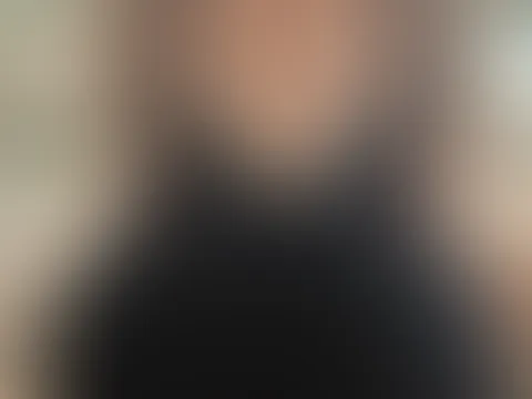 Does that ass work magic on you?😏🍑 Are you staring and getting hooked... or are you already imagining how much closer it is than it should be? LOL 💋 Be honest 😉