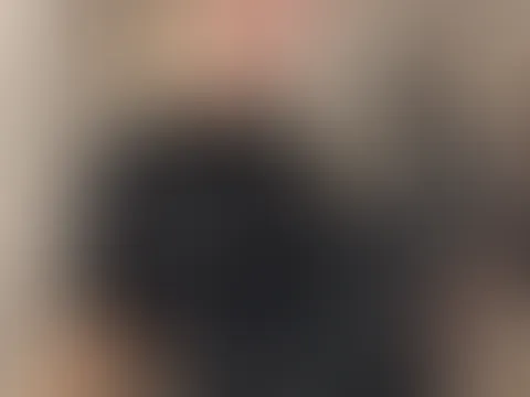 Soll ich das hier mal Nackt anziehen für DIch?