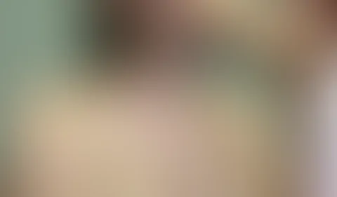 Saugen und Einführen eines Dildos in die Vagina