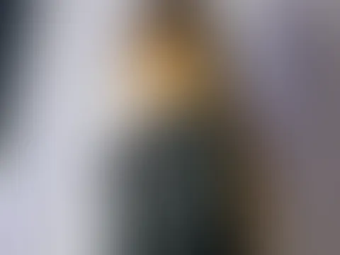 kleines trauriges Mädchen