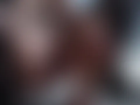 Das Dessous-Shooting für euch hat mich so verdammt scharf gemacht, dass ich mein neuestes Toy geschnappt habe, den Mega-Dildo Inferno und… 🙈😋😈 Meine M****i war geil, ich noch viel mehr, mmm… Ers