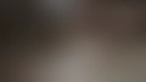 Ich räkel mich noch im Bett und entledige mich meines Strings. Ein heißer Anblick über meine Nippel hinweg zum Zentrum meiner Lust. 🔥🍑🍒a***h