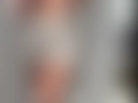 Hast du etwa durch den TĂŒrspalt geguckt und mich beim Ausziehen beobachtet? đ