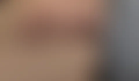 Für meine Abonnenten gibt es einen heißen Einblick.😈 Na hörst du wie girieg meine Votze schmatz?🤤