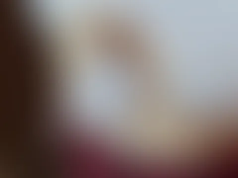 VERSAUTES SCHULMÄDCHEN BESORGT ES SICH IM BADEZIMMER ❤️😜